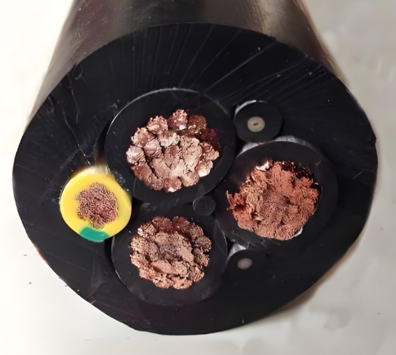 廣東電纜廠在東北零下30℃的低溫環(huán)境下,電線會(huì)受到什么影響.jpg 廣東電纜廠在東北零下30℃的低溫環(huán)境下,電線會(huì)受到什么影響.jpg